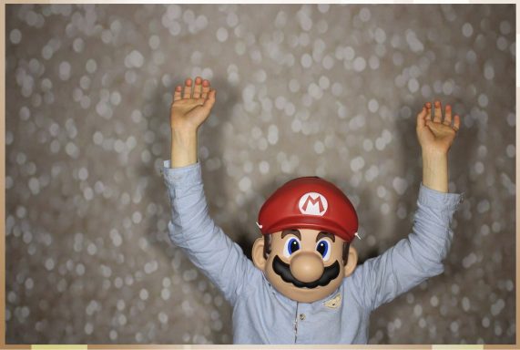 Fotobox Geburtstag Waldhotel Elfbuchen Kassel – Premium Fotobox für stilvolle Feiern Fotobox Geburtstag im Waldhotel Elfbuchen Kassel mit Gästen und Party Stimmung