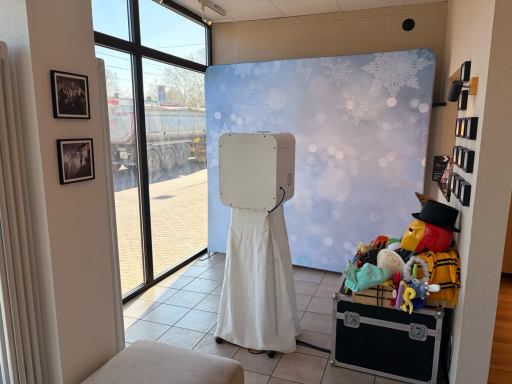 Fotobox Weihnachtsfeier Kloster Haydau Morschen – Winter Hintergrund für Events Fotobox Weihnachtsfeier Kloster Haydau Morschen mit Winter Hintergrund und Gästen
