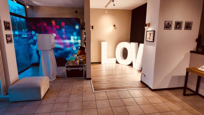 Fotobox Gut Kragenhof Staufenberg mieten – echtes Erlebnis vorab im Kasseler Showroom Fotobox Einsatz Gut Kragenhof Staufenberg Hochzeit nach vorherigem Test im Kassel Showroom